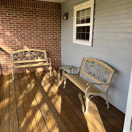 Bears Valley Inn - Great Location! - Peaceful, Children And Dog Friendly Retreat - Less Than 15 Min To All Attractions - Private Pool Club & Fishing Hole - Game Room With Tv Sevierville Ngoại thất bức ảnh